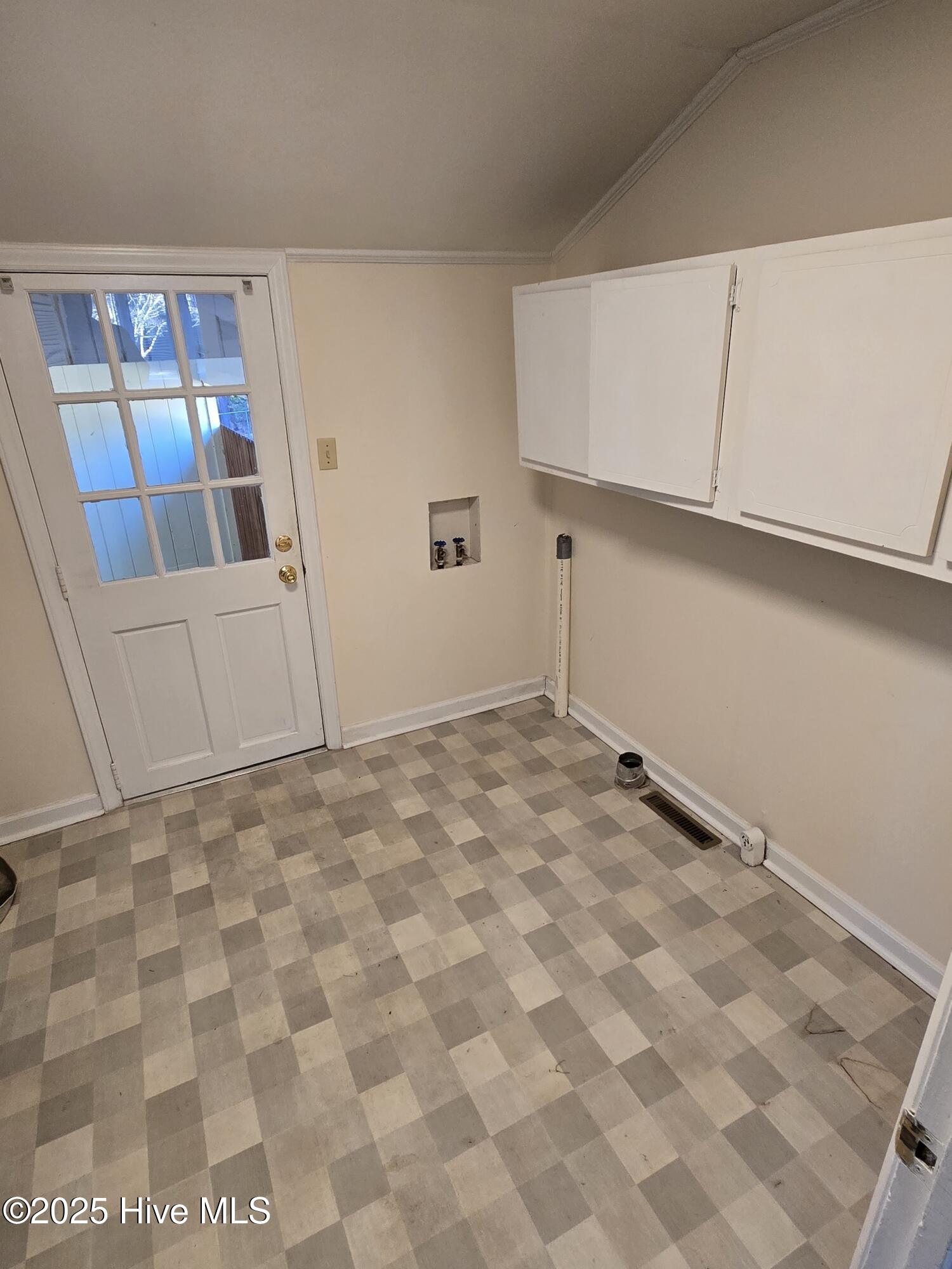 350 Crestview Road Southern Pines, NC 28387 - Photo 6 of 27 Resized_20250125_154440_1737839717894