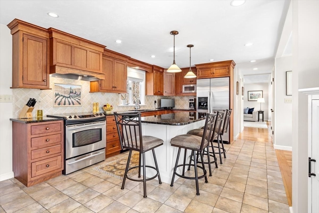 4 Nichols Road Hingham, MA 02043 - Photo 5 of 39 Gallery Image 5
