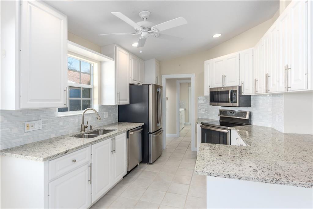 835 Southwest Tamarrow Place Stuart, FL 34997 - Photo 8 of 30 Gallery Image 8