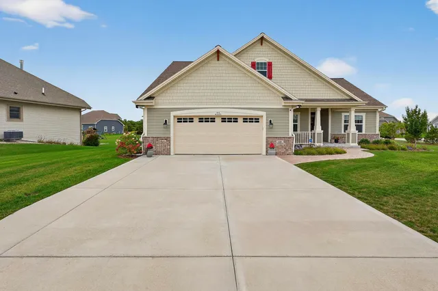 $650,000 | N88-w18601 Duke Street, Menomonee Falls, WI 53051