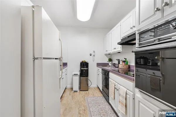 $389,900 | 301 Beech Street, Unit 2B, Hackensack, NJ 07601