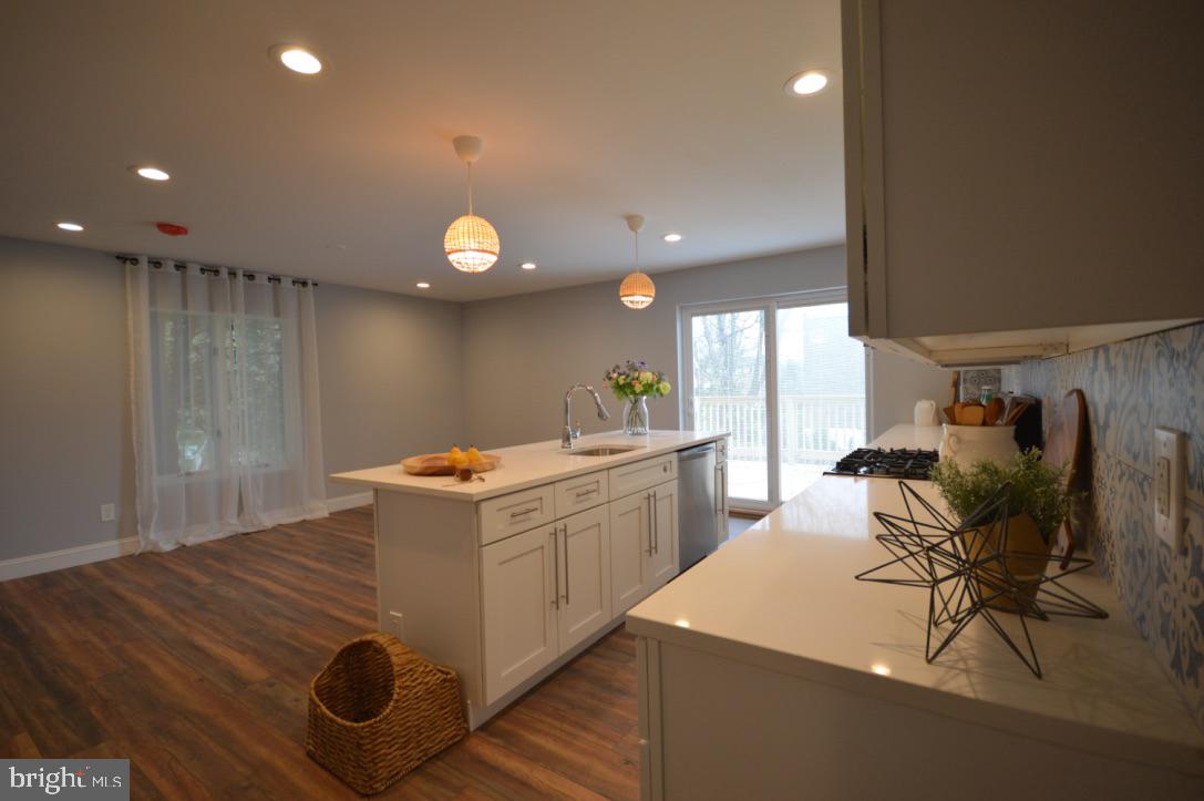 11074 Greiner Road Philadelphia, PA 19116 - Photo 3 of 18 Gallery Image 3