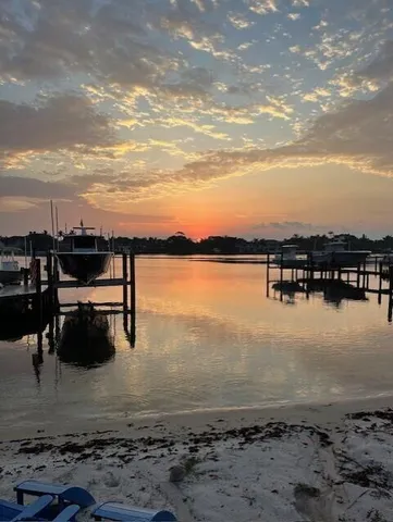 $10,400,000 | 18896 Point Drive, Tequesta, FL 33469