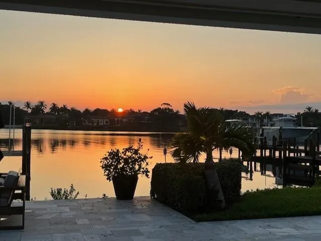 $10,400,000 | 18896 Point Drive, Tequesta, FL 33469