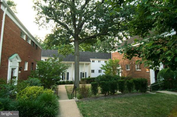 3256 Gunston Road, Unit 724 Alexandria, VA 22302 - Photo 13 of 21 Exterior (General)