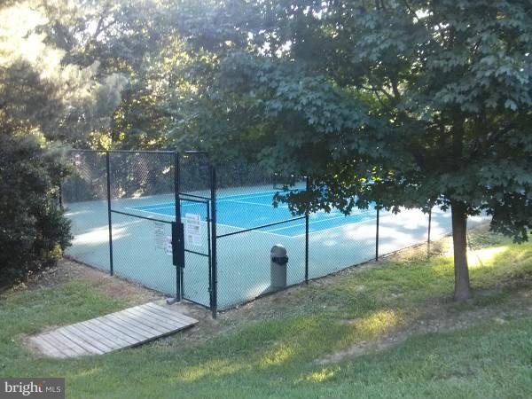 3256 Gunston Road, Unit 724 Alexandria, VA 22302 - Photo 15 of 21 Exterior (General)