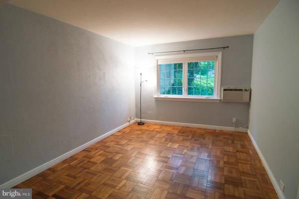 3256 Gunston Road, Unit 724 Alexandria, VA 22302 - Photo 9 of 21 Bedroom