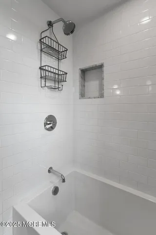 $5,500 | 27 Waterman Avenue, Unit FRONT HOUSE/WINTER, Rumson, NJ 07760