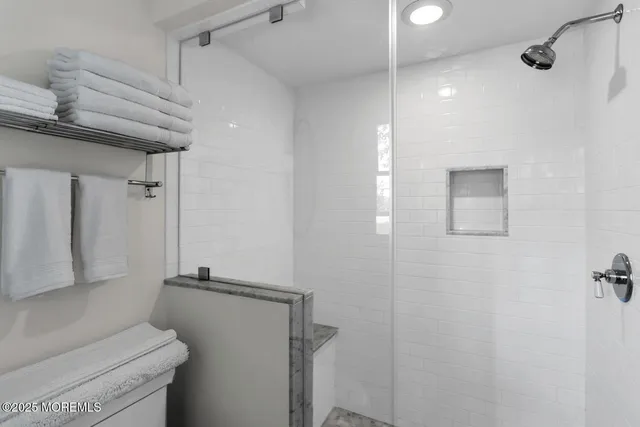 $5,500 | 27 Waterman Avenue, Unit FRONT HOUSE/WINTER, Rumson, NJ 07760