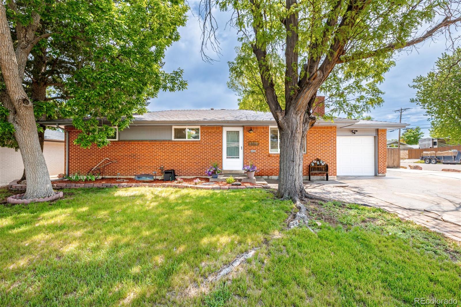 6598 South Logan Street Centennial, CO 80121 - Photo 1 of 29