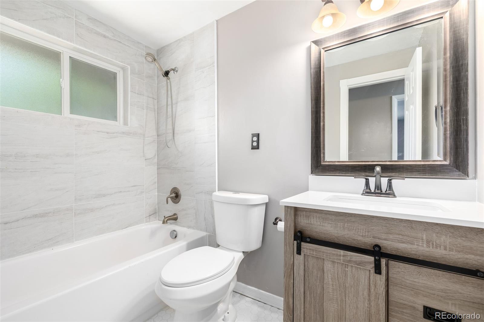 6598 South Logan Street Centennial, CO 80121 - Photo 15 of 29