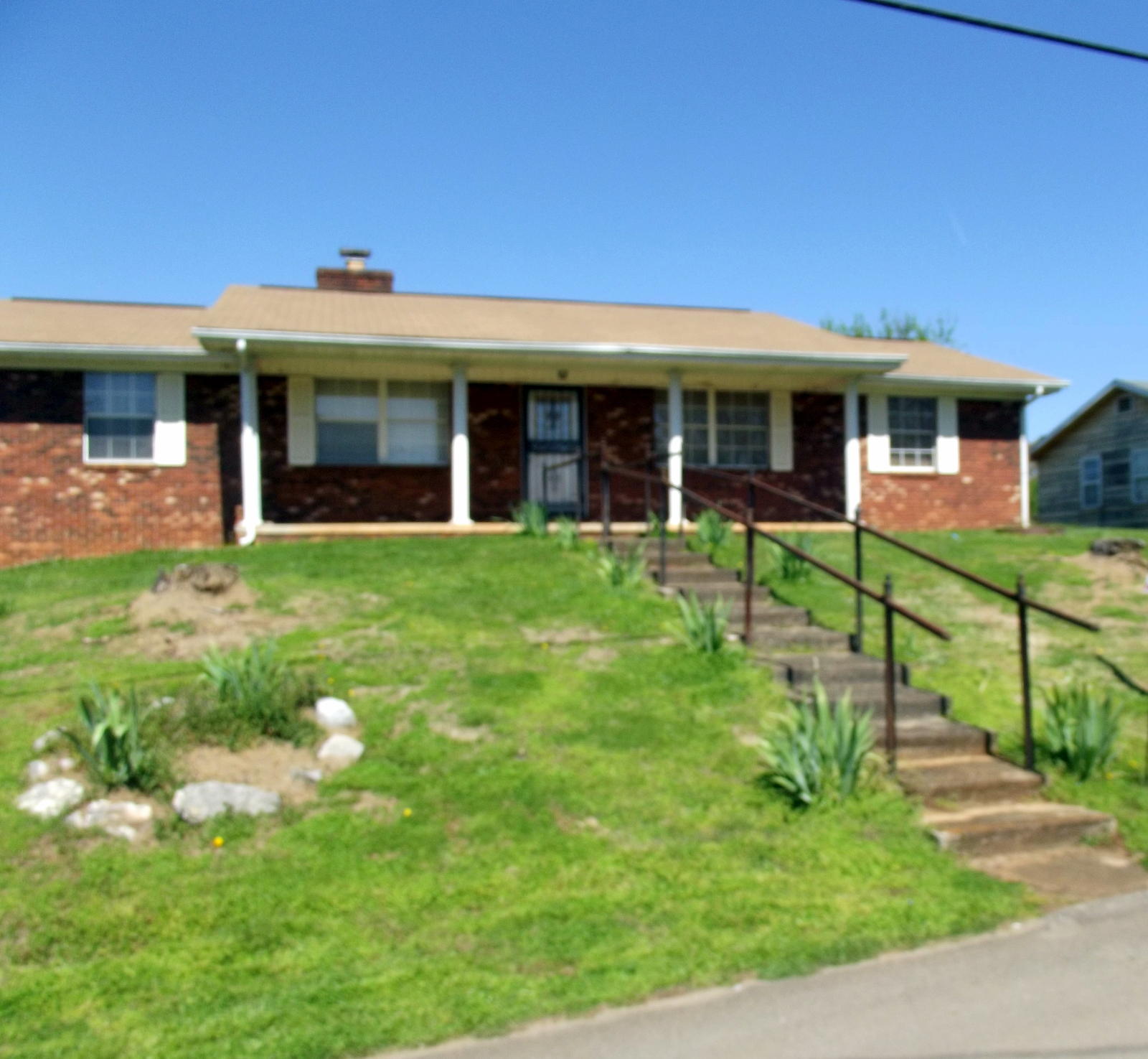 806 Spring Street Philadelphia, TN 37846 - Photo 1 of 22 03-DSCF1729