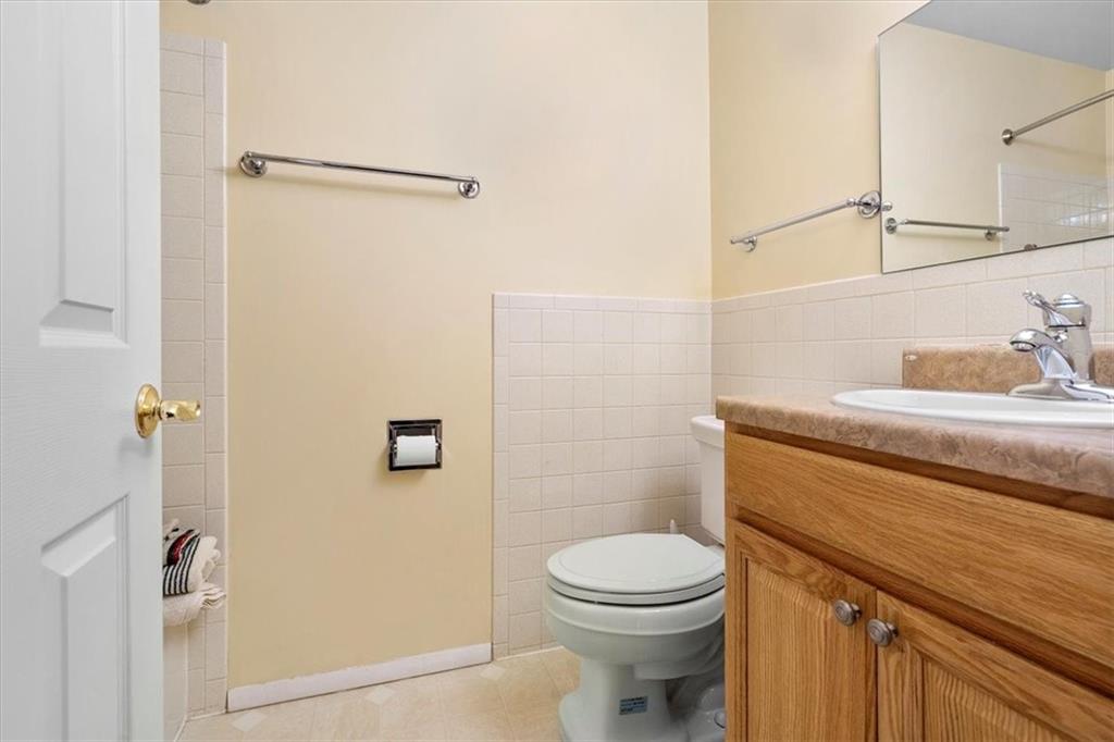 555 Sloop Road, Unit 24 Pittsburgh, PA 15237 - Photo 15 of 34 a bathroom with a sink a toilet and shower