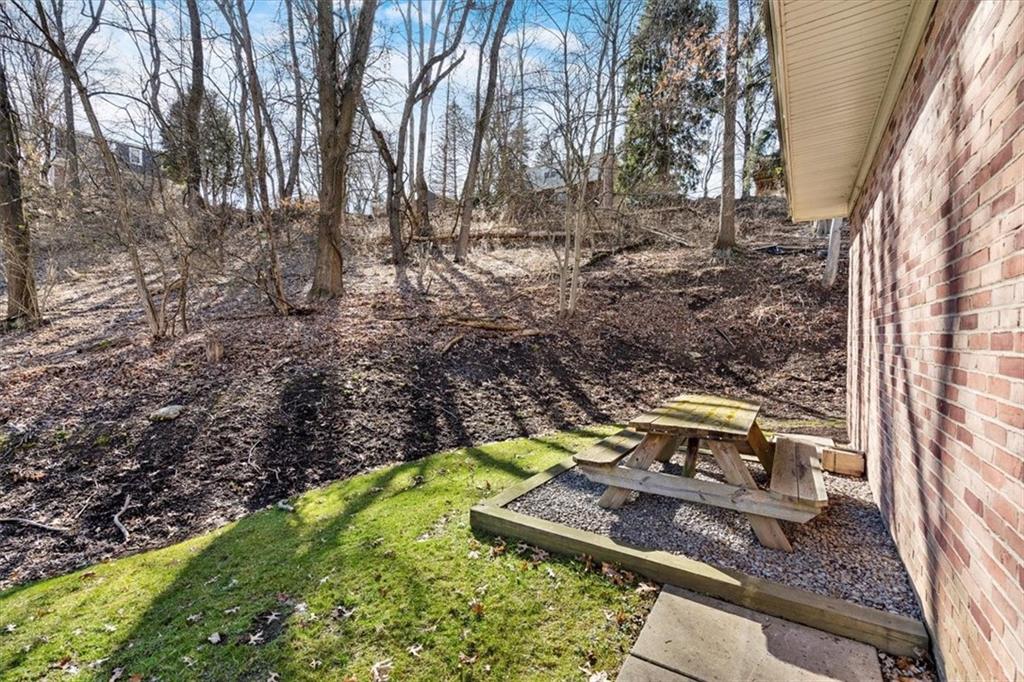 555 Sloop Road, Unit 24 Pittsburgh, PA 15237 - Photo 34 of 34 a view of a yard with chairs