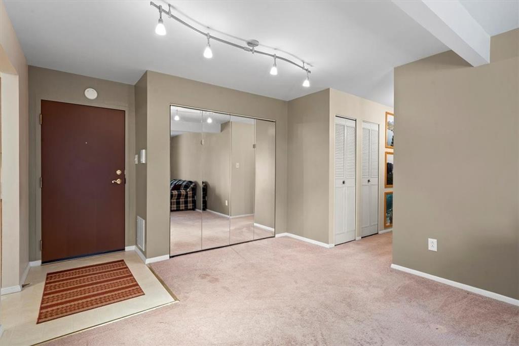 555 Sloop Road, Unit 24 Pittsburgh, PA 15237 - Photo 7 of 34 a view of an empty room and fire place