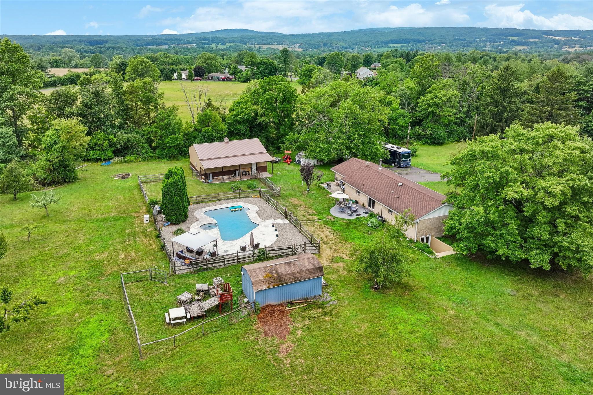 2380 Winding Road Quakertown, PA 18951 - Photo 6 of 35