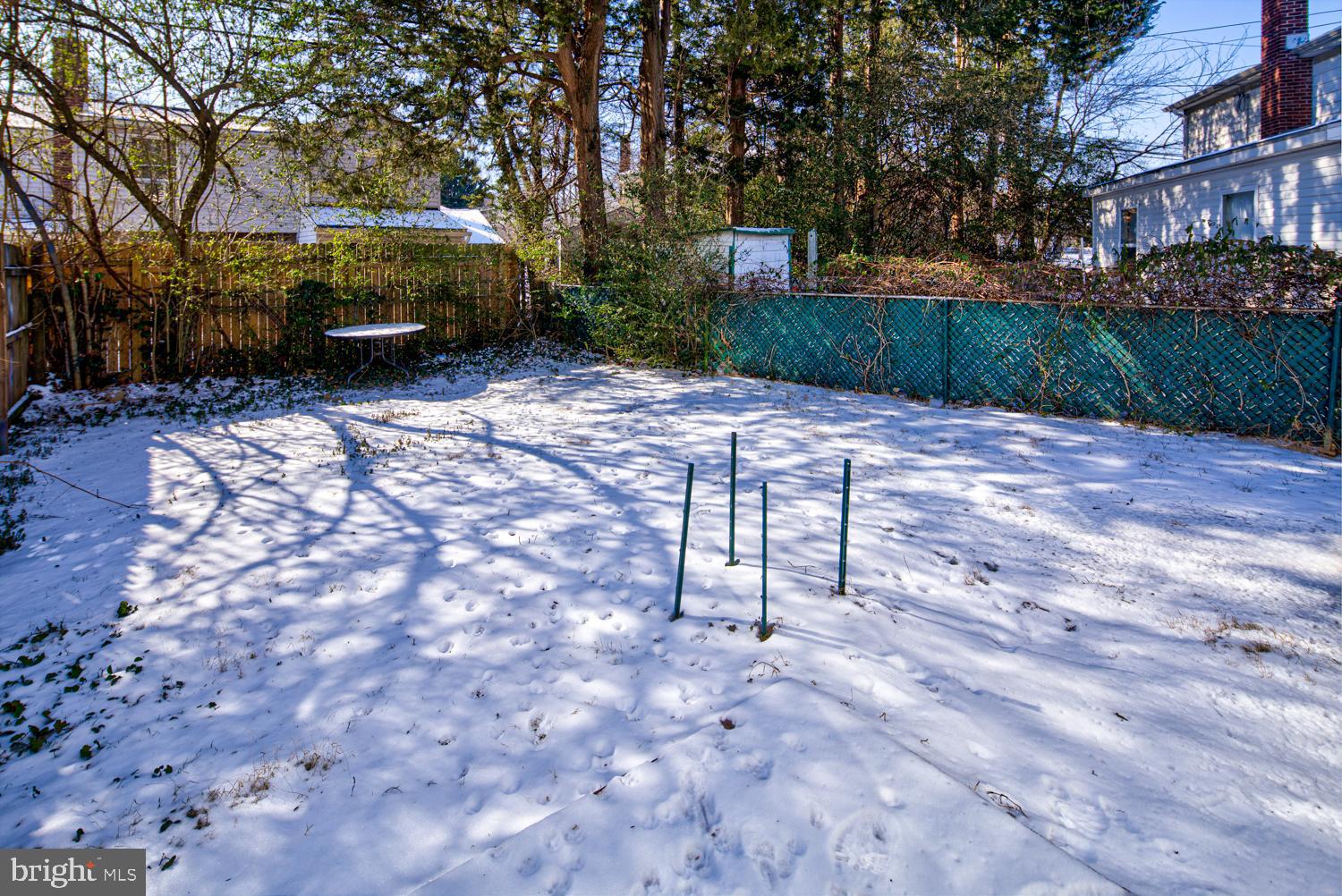 36 Thompson Circle Newark, DE 19711 - Photo 22 of 22 a view of a backyard with a garden and trees