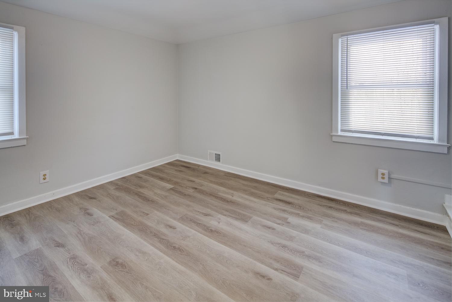 36 Thompson Circle Newark, DE 19711 - Photo 10 of 22 a view of a room that has a window in it