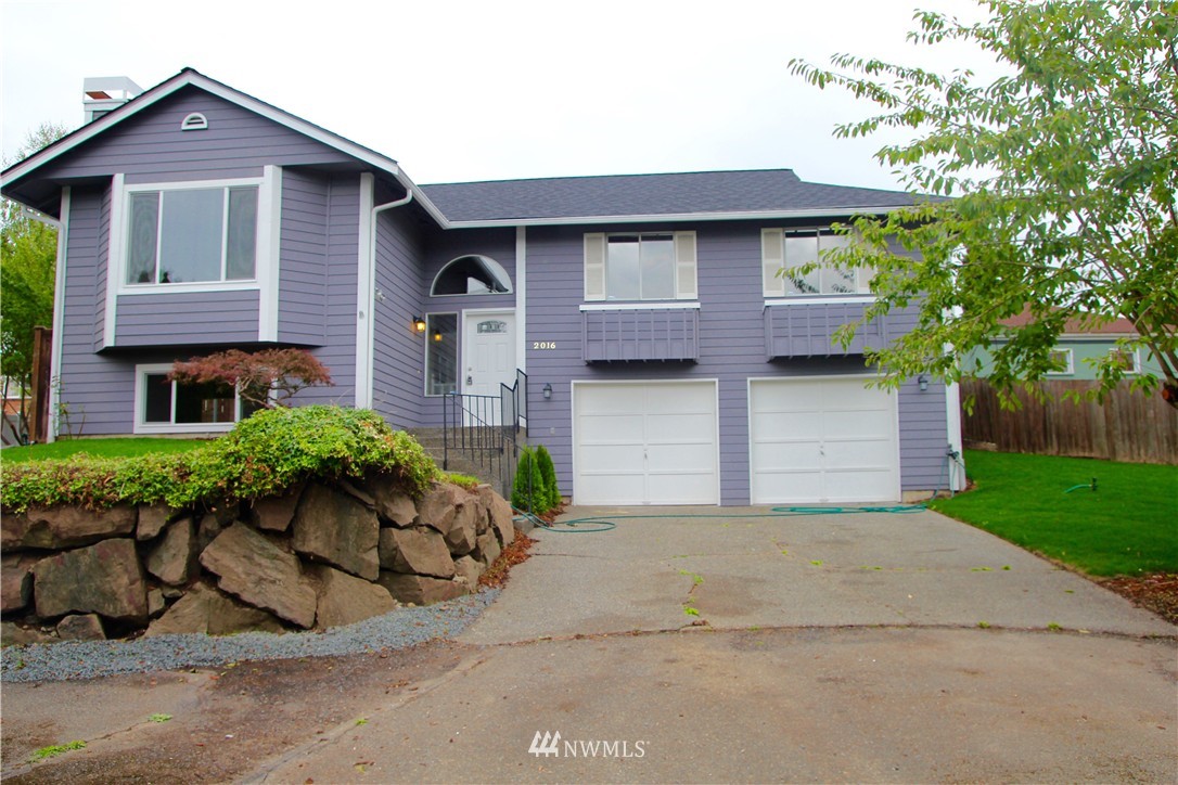2016 Shattuck Avenue South Renton, WA 98055 - Photo 1 of 24