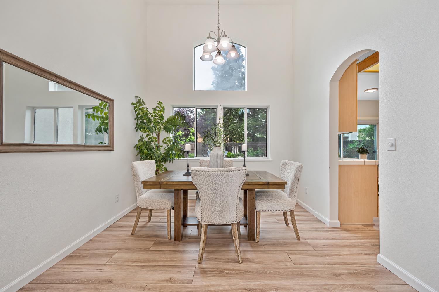 9177 Rizes Way Elk Grove, CA 95758 - Photo 18 of 96