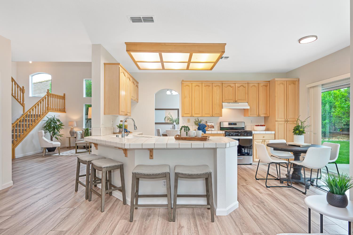 9177 Rizes Way Elk Grove, CA 95758 - Photo 28 of 96