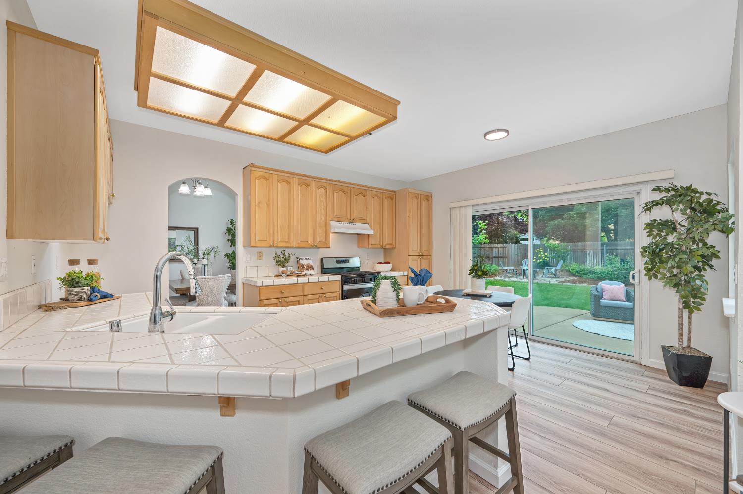 9177 Rizes Way Elk Grove, CA 95758 - Photo 31 of 96