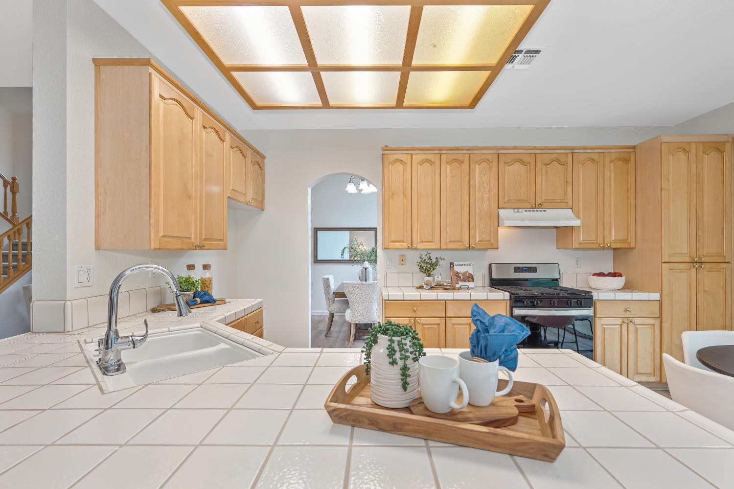 9177 Rizes Way Elk Grove, CA 95758 - Photo 32 of 96