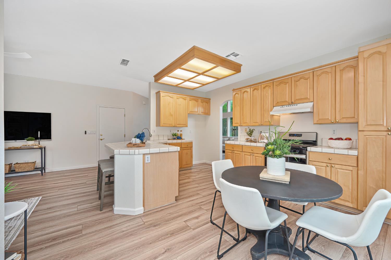 9177 Rizes Way Elk Grove, CA 95758 - Photo 34 of 96