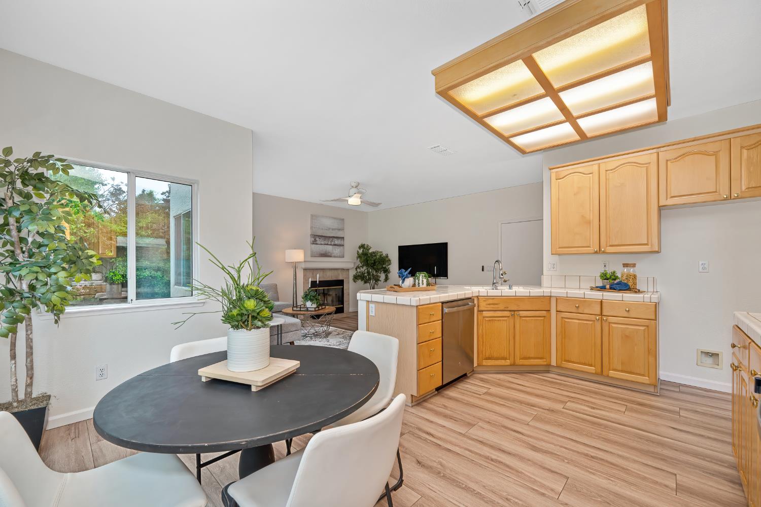 9177 Rizes Way Elk Grove, CA 95758 - Photo 35 of 96