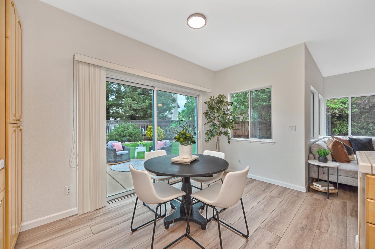 9177 Rizes Way Elk Grove, CA 95758 - Photo 37 of 96