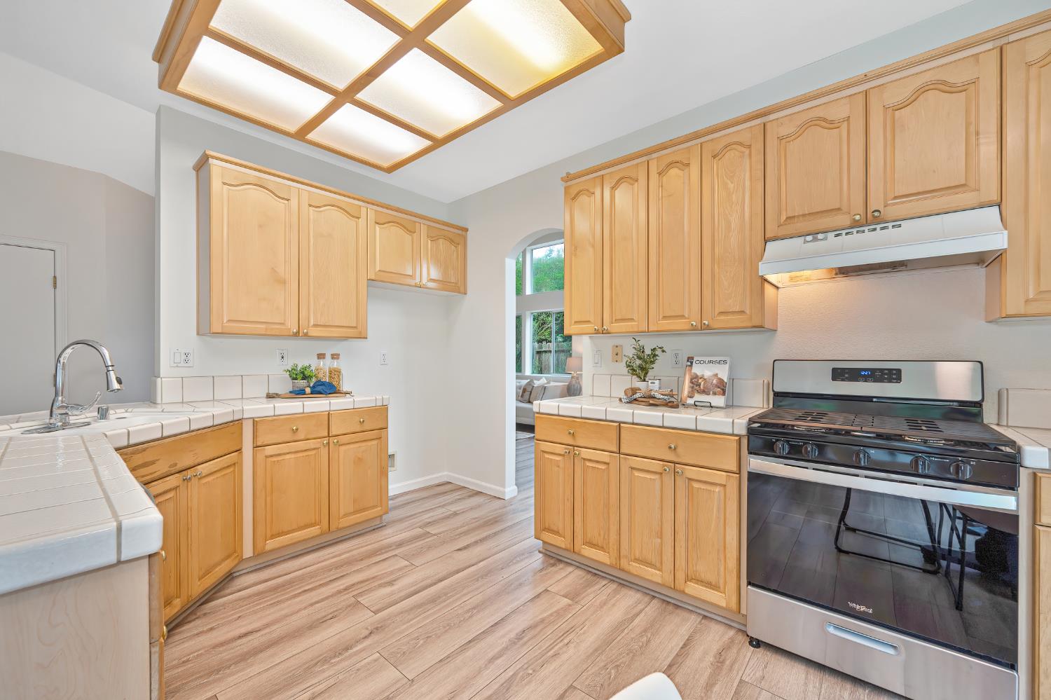 9177 Rizes Way Elk Grove, CA 95758 - Photo 41 of 96