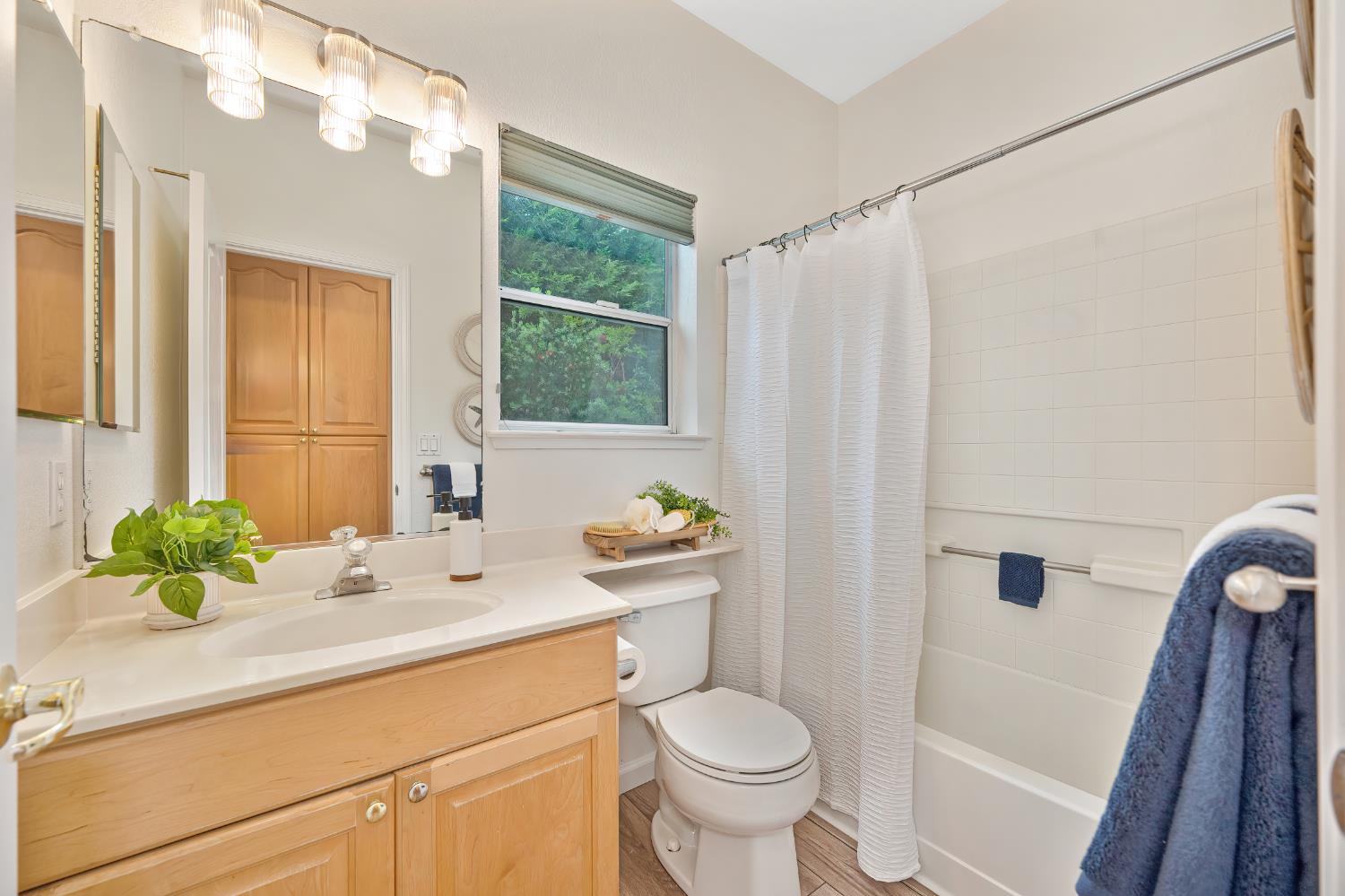 9177 Rizes Way Elk Grove, CA 95758 - Photo 44 of 96