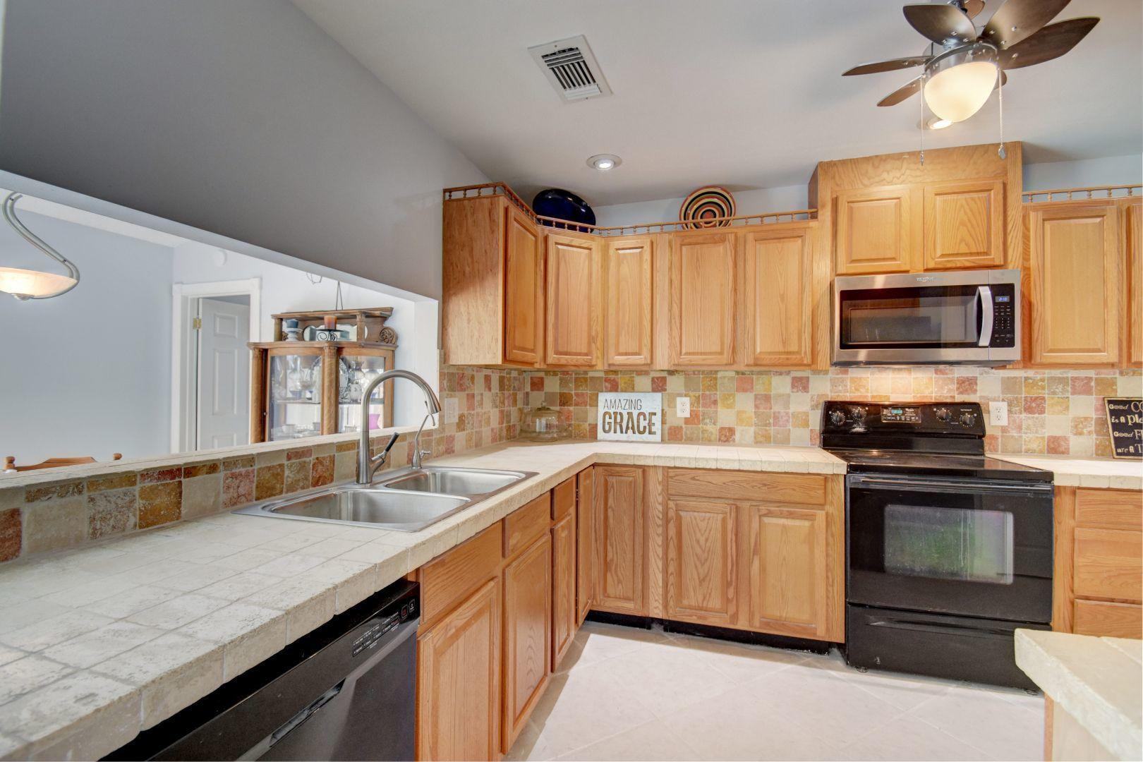 9236 Southampton Place Boca Raton, FL 33434 - Photo 12 of 28 Kitchen