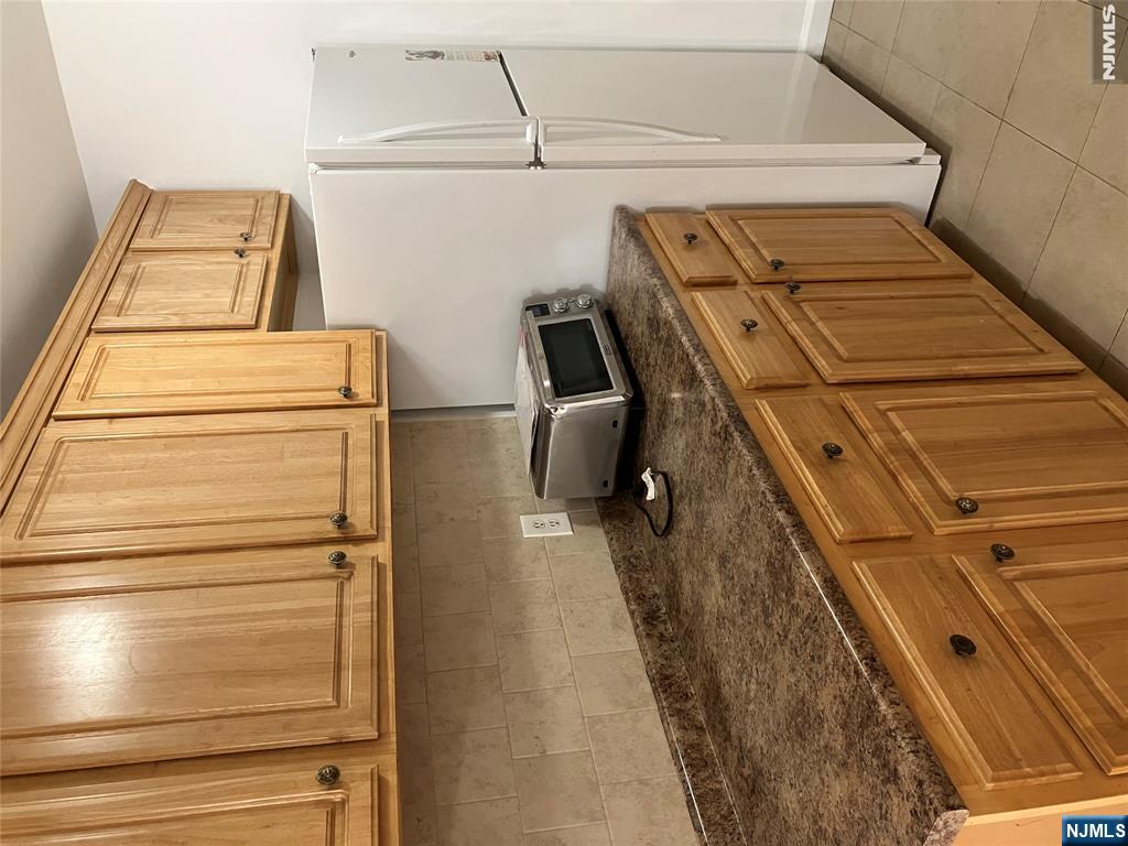154 Rothwell Avenue, Unit 2B Cliffside Park, NJ 07010 - Photo 17 of 17