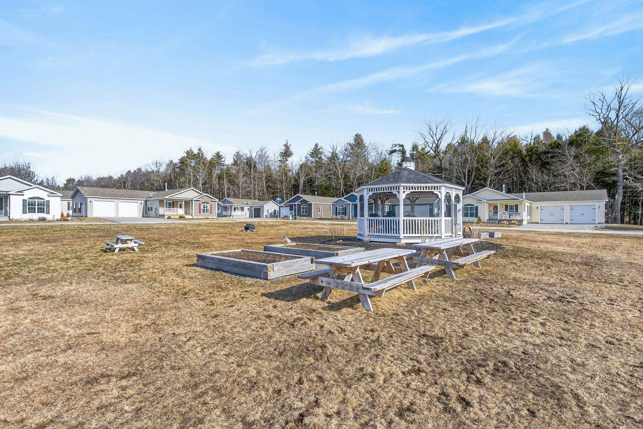 13 Mathew Way Scarborough, ME 04074 - Photo 22 of 23 13_Mathew_Way_067