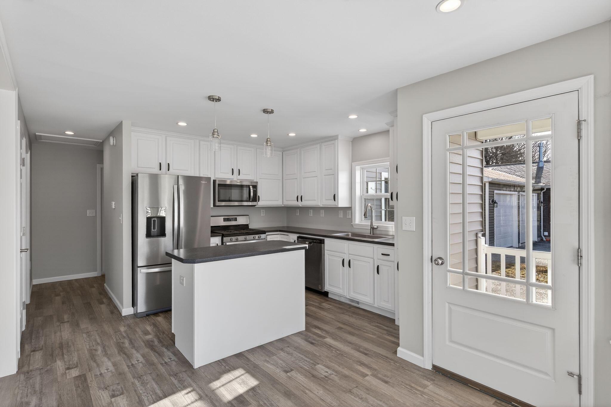 13 Mathew Way Scarborough, ME 04074 - Photo 8 of 23 13_Mathew_Way_010