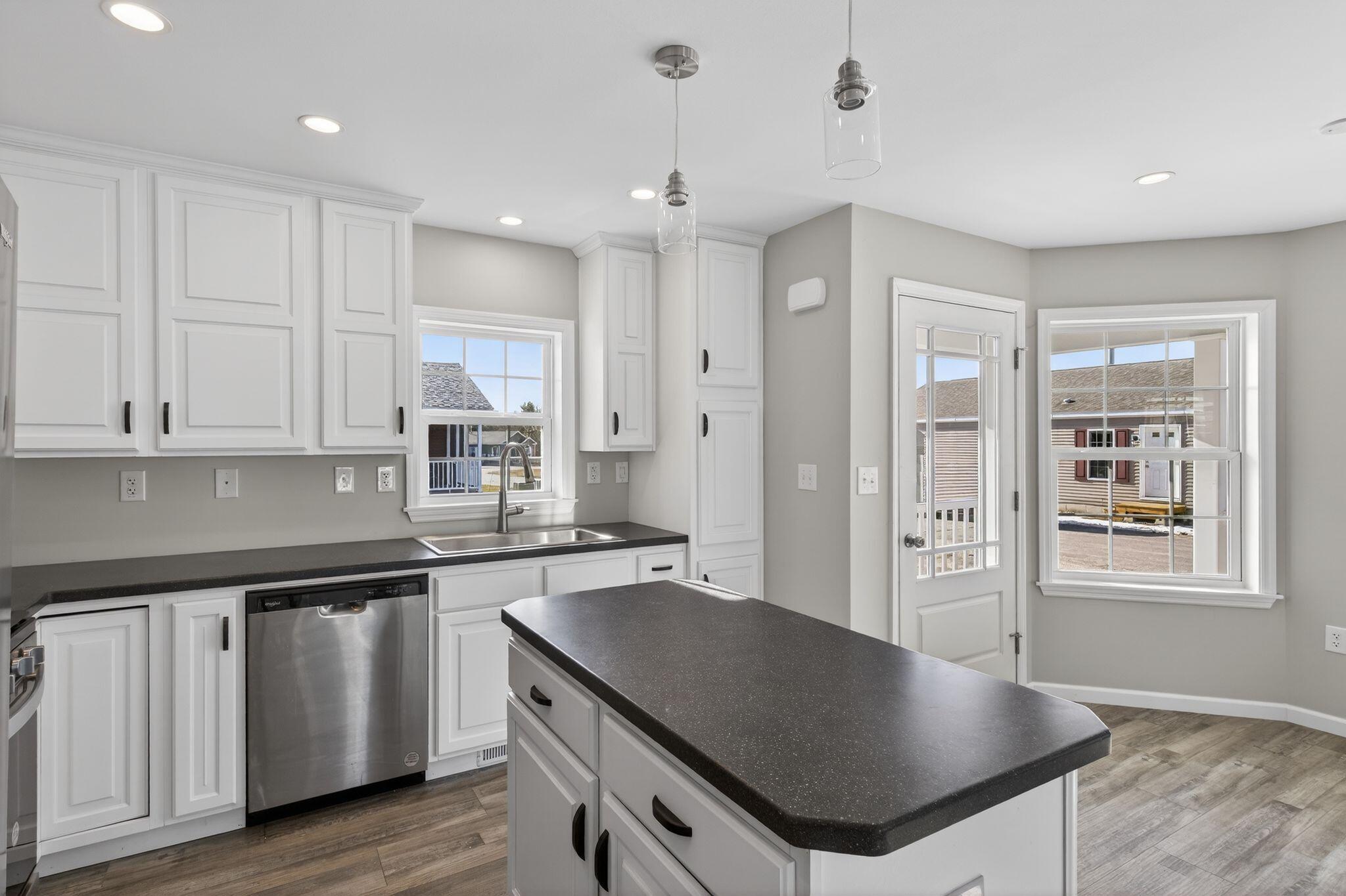 13 Mathew Way Scarborough, ME 04074 - Photo 9 of 23 13_Mathew_Way_013