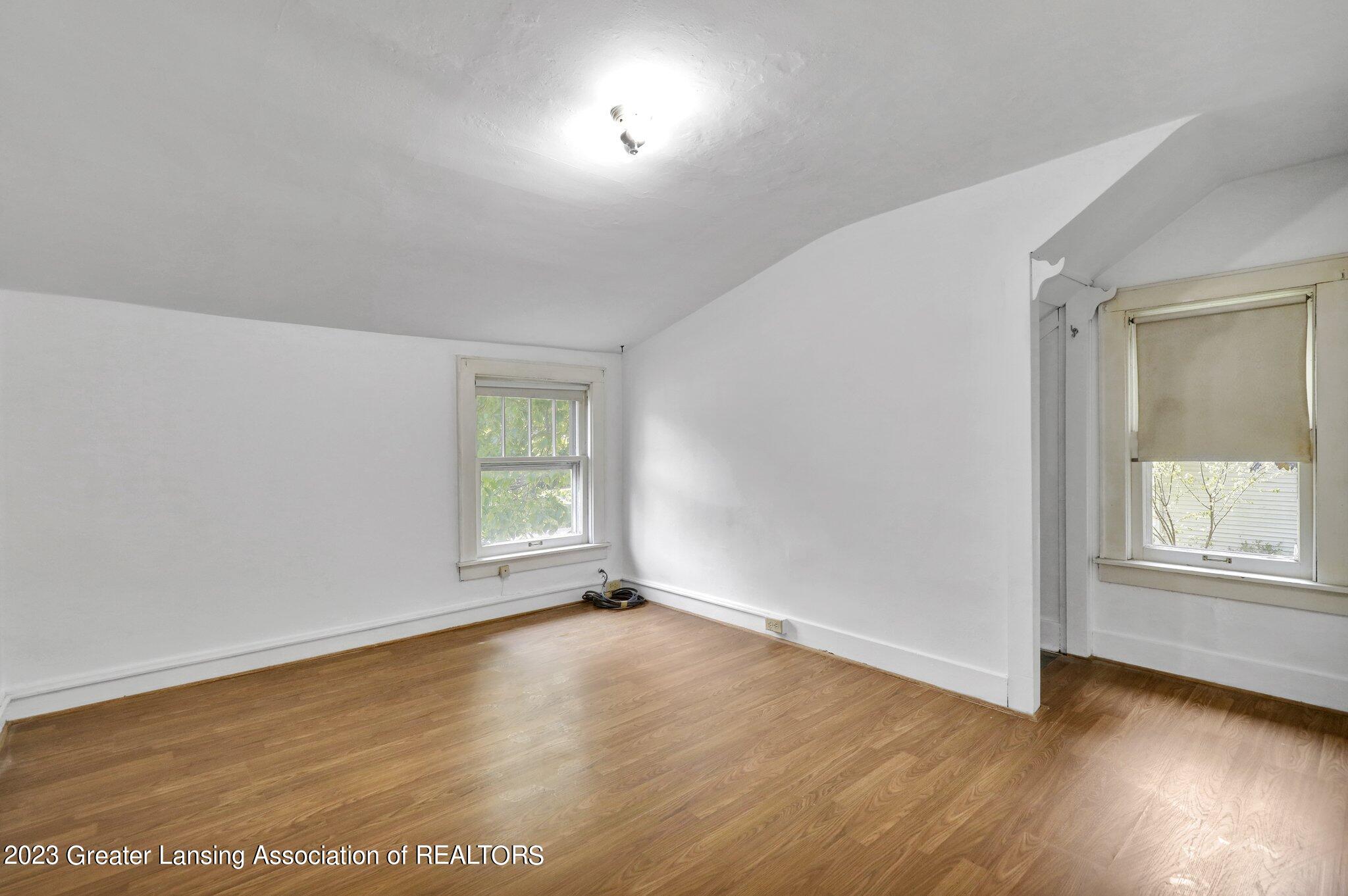 309 Bon Air Road Lansing, MI 48917 - Photo 20 of 30 25-web-or-mls-Open Ended Media-25
