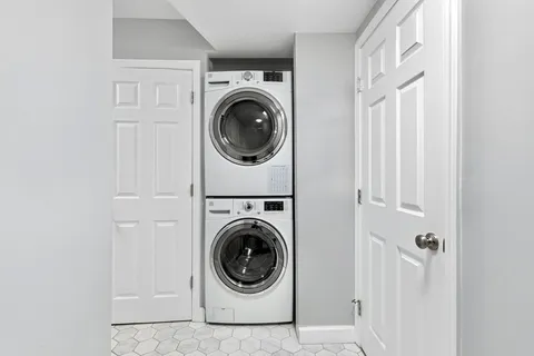 $975,000 | 29 North Mead Street, Unit 29, Boston, MA 02129