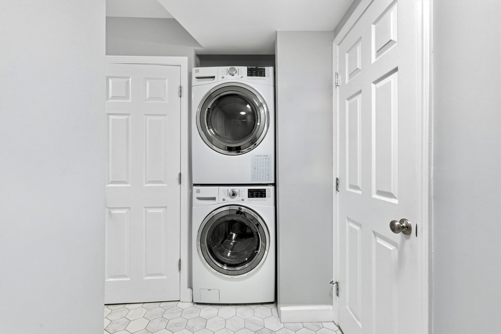 29 North Mead Street, Unit 29 Boston, MA 02129 - Photo 15 of 18