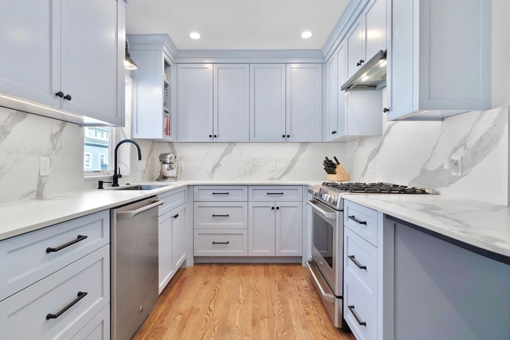 29 North Mead Street, Unit 29 Boston, MA 02129 - Photo 7 of 18