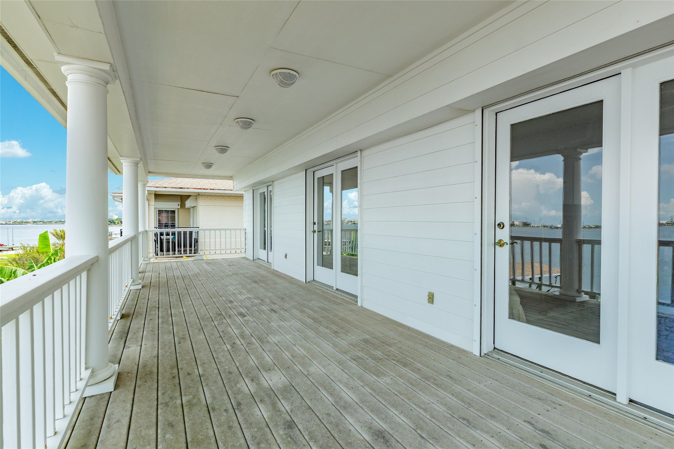 7306 Offats Point Circle Galveston, TX 77551 - Photo 23 of 50 a view of an empty room and window