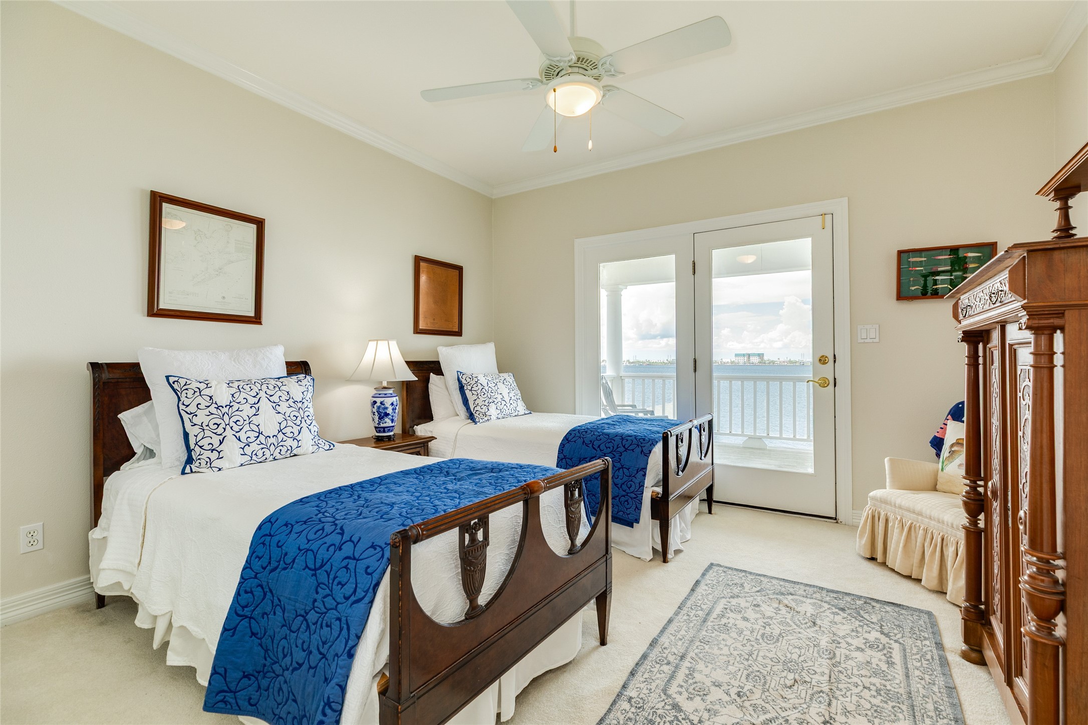 7306 Offats Point Circle Galveston, TX 77551 - Photo 46 of 50 a bed room with furniture and a window