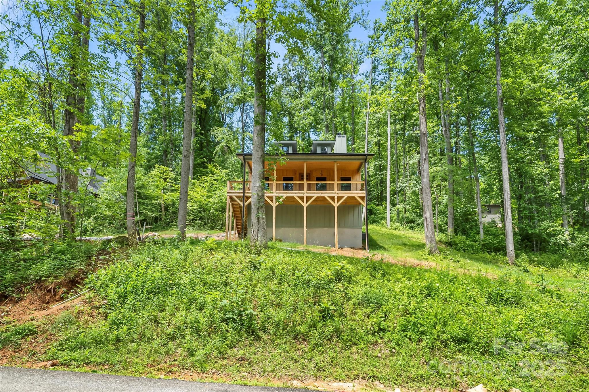 511 Blue Ridge Drive North Marion, NC 28752 - Photo 5 of 41 a garden view with a seating space