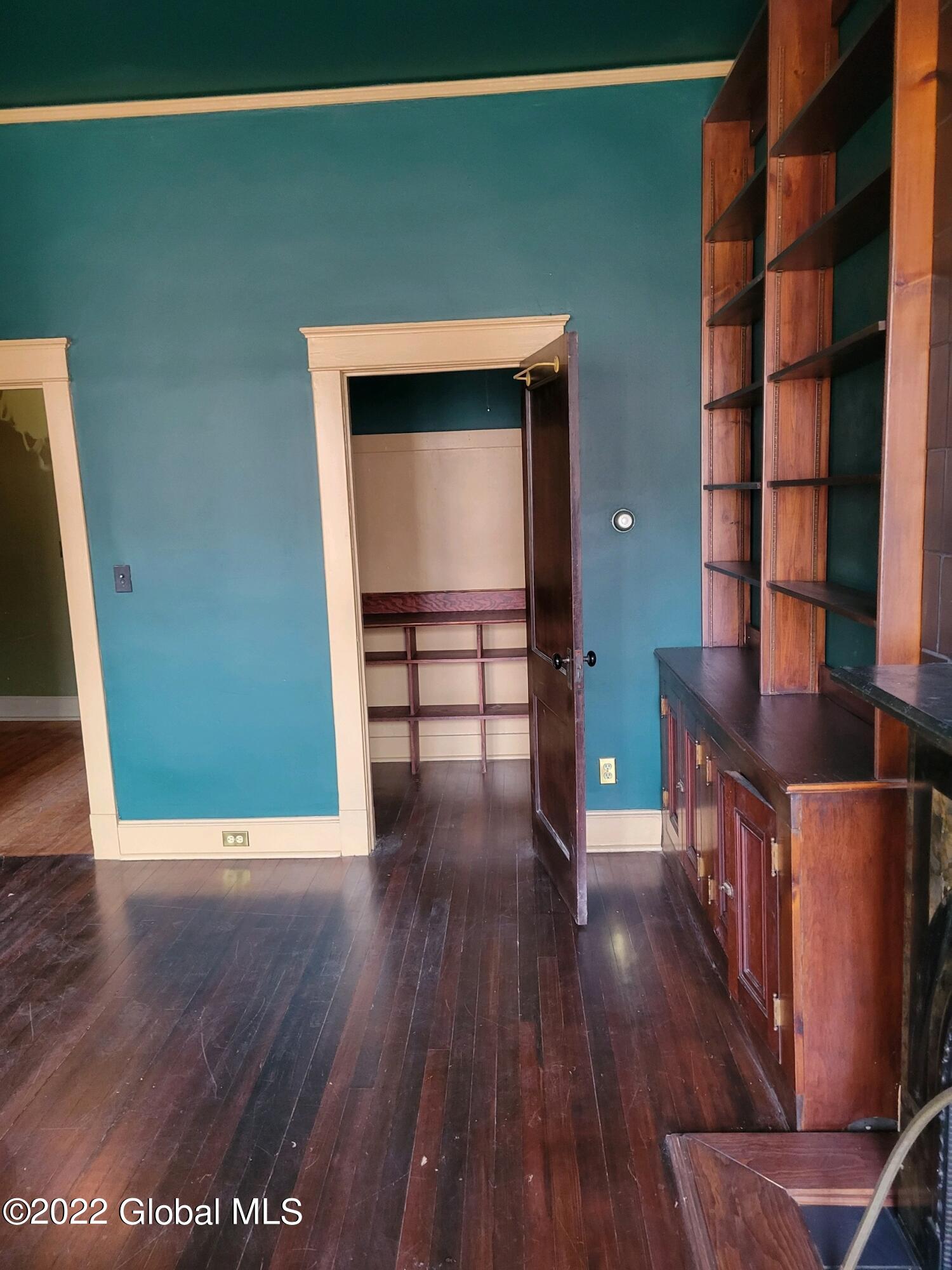 142 Chestnut Street Albany, NY 12210 - Photo 11 of 19 12