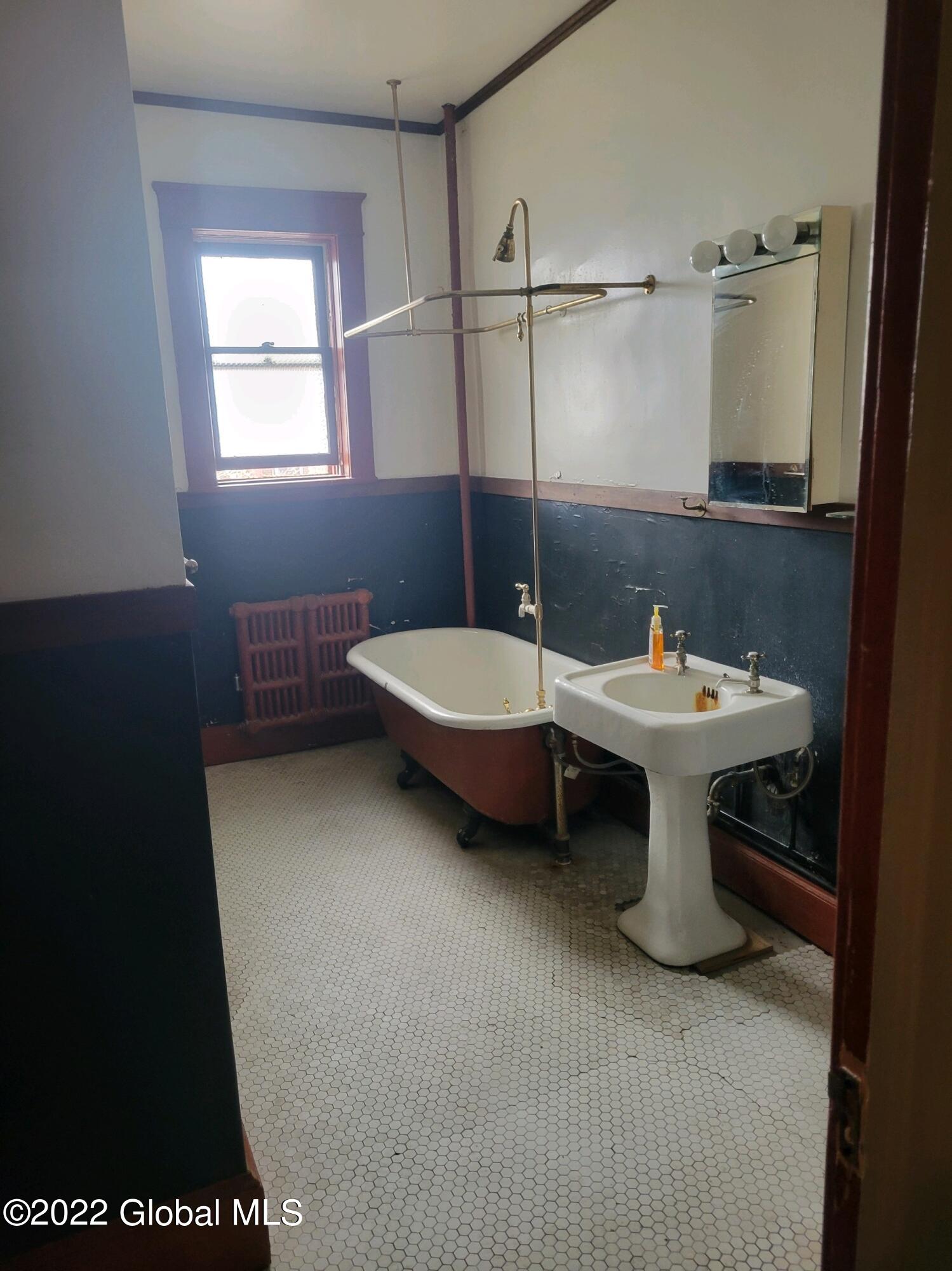 142 Chestnut Street Albany, NY 12210 - Photo 12 of 19 13