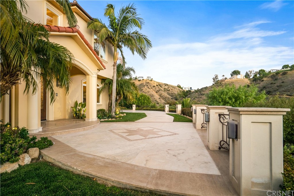 75 North Coolwater Road Bell Canyon, CA 91307 - Photo 3 of 72