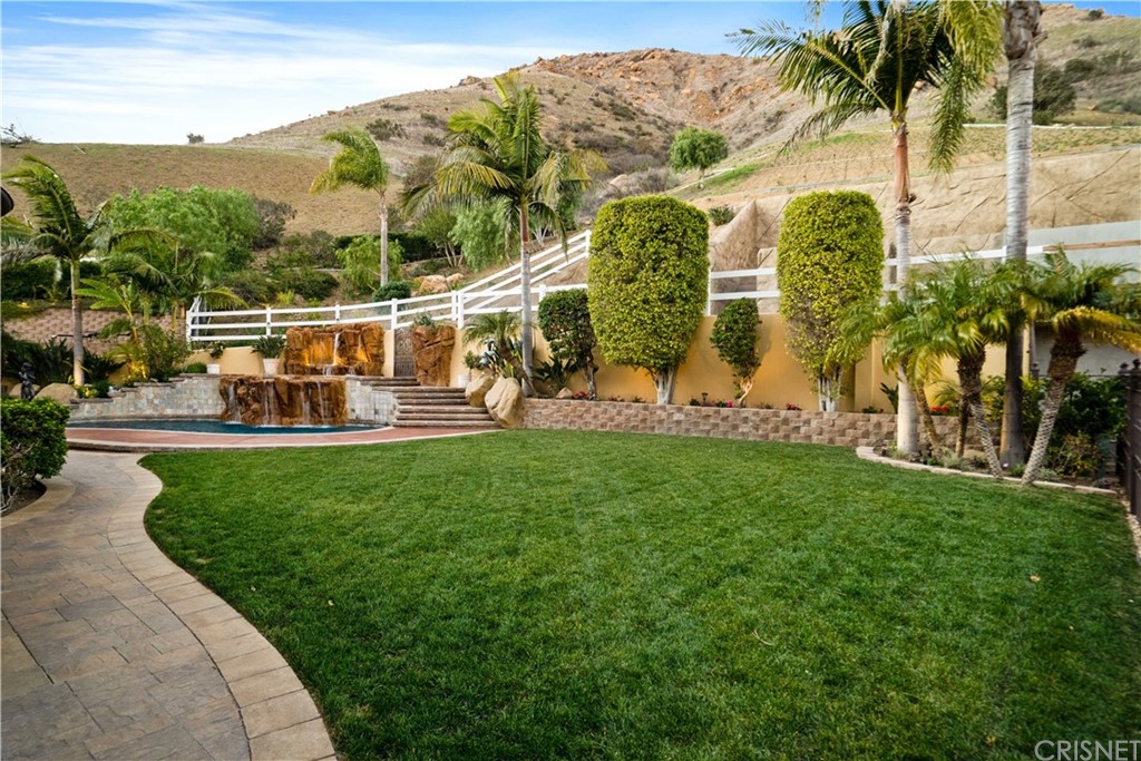 75 North Coolwater Road Bell Canyon, CA 91307 - Photo 59 of 72 a view of a garden with sitting area