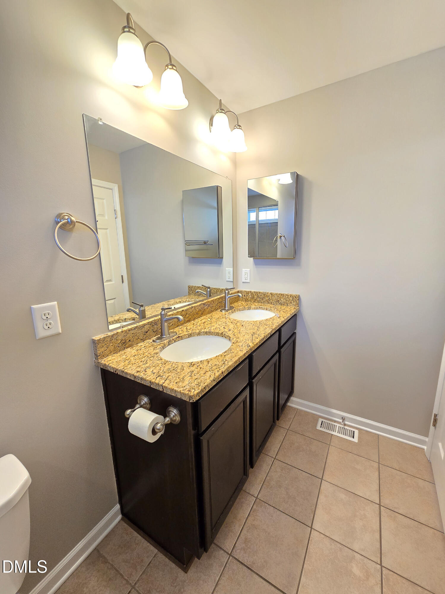 1133 South State Street Raleigh, NC 27601 - Photo 23 of 38 20251203_121910