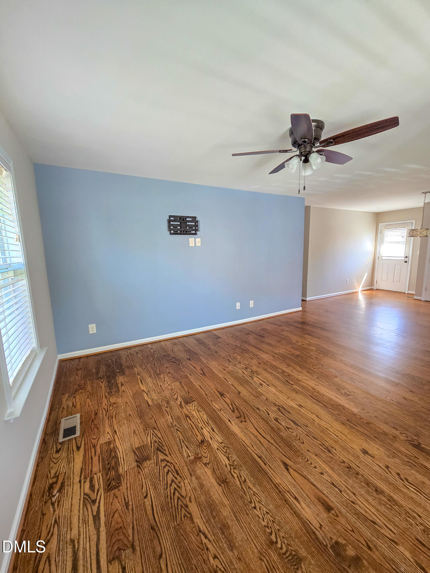 1133 South State Street Raleigh, NC 27601 - Photo 7 of 38 20260325_150111